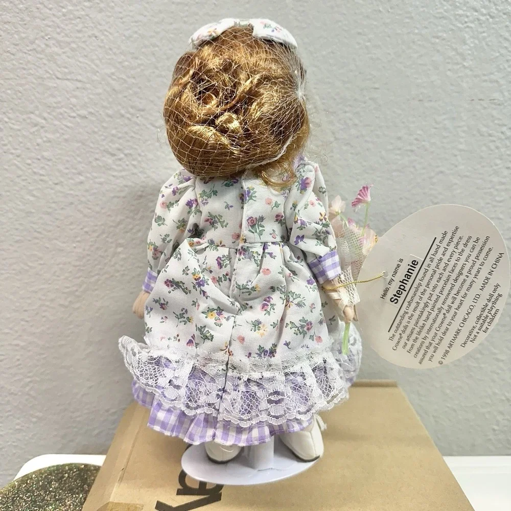 Vintage Crowne Stephanie Fine Porcelain Doll 1998 NIB White/Purple Floral‎ Dress